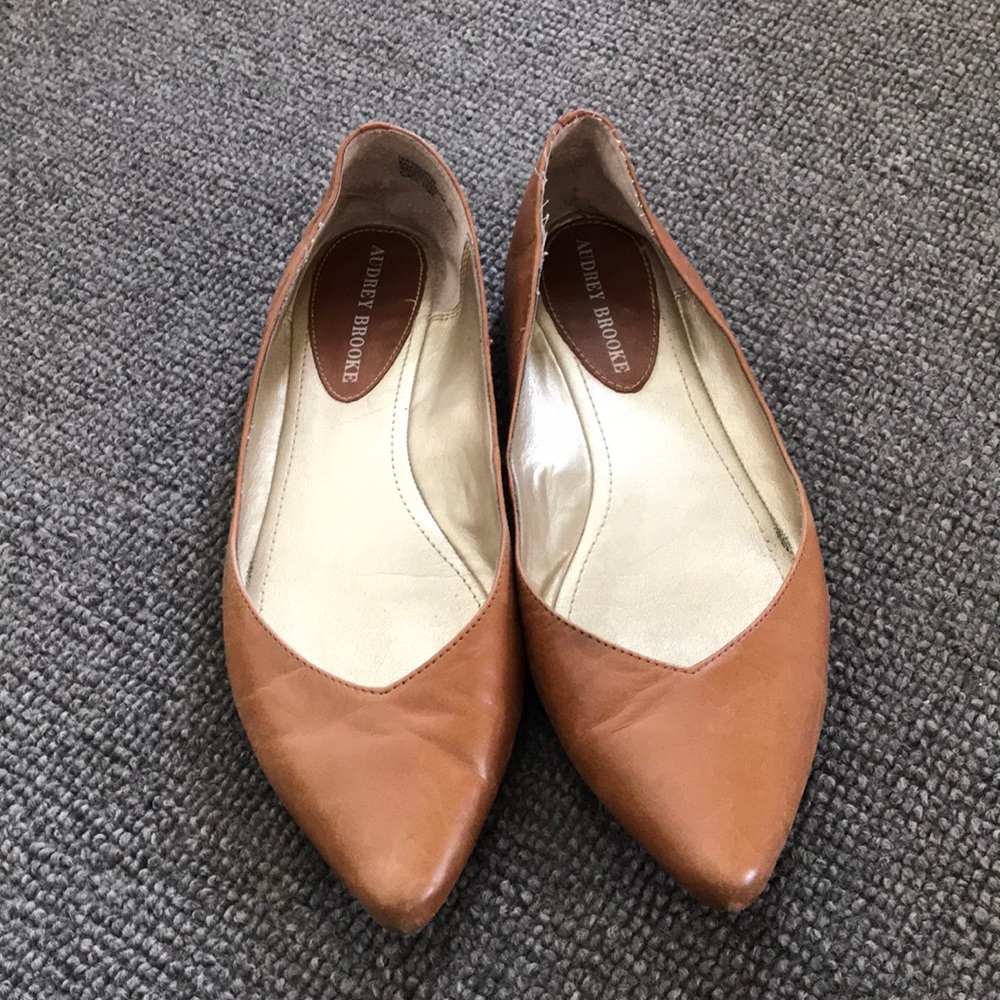 Audrey Brooke Tan Flats Women’s size 10